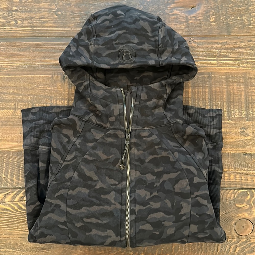 Lululemon Scuba Hoodie Light Cotton Fleece
Incognito Camo Multi Gator Green